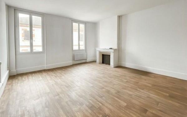 Appartement à louer    3 pièces •  Lamagistère