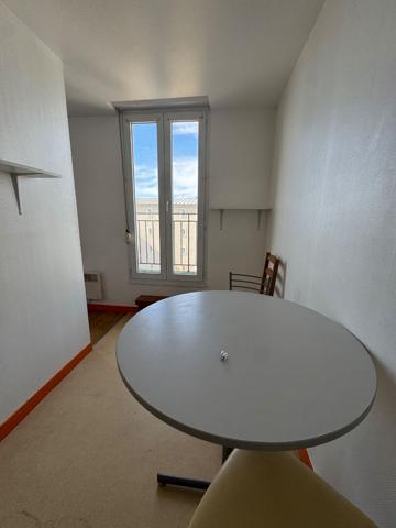EXCLUSIVITE CENTRE VILLE T1 Auu dernier étage avec balcon , Brest