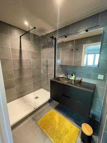 Appartement
         4 pièces
        - 108 m² 625 000 € *