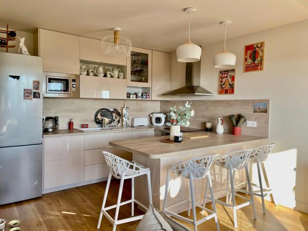 Appartement
         4 pièces
        - 108 m² 625 000 € *