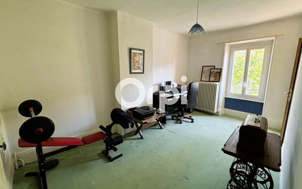 Maison à vendre    6 pièces •  Lezoux