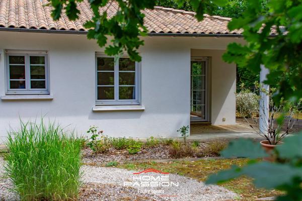 LES MATHES  MAISON PLAIN-PIED ENTRE FORÊT ET OCÉAN