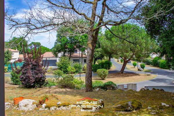 LES MATHES  MAISON PLAIN-PIED ENTRE FORÊT ET OCÉAN