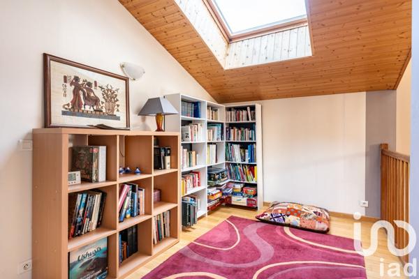 Maison d’architecte 7 pièces de 186 m² à Saint-Just-Saint-Rambert (42170)