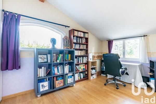 Maison d’architecte 7 pièces de 186 m² à Saint-Just-Saint-Rambert (42170)