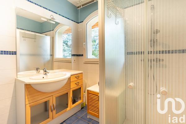 Maison d’architecte 7 pièces de 186 m² à Saint-Just-Saint-Rambert (42170)