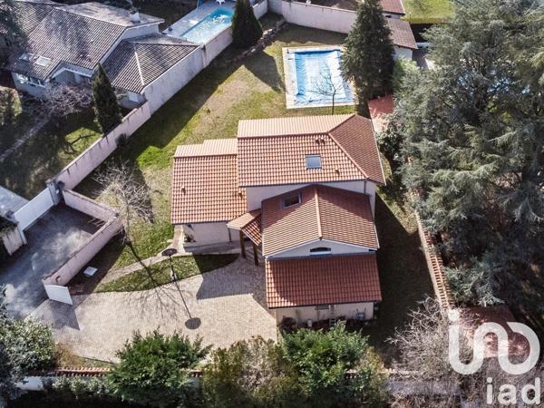 Maison d’architecte 7 pièces de 186 m² à Saint-Just-Saint-Rambert (42170)