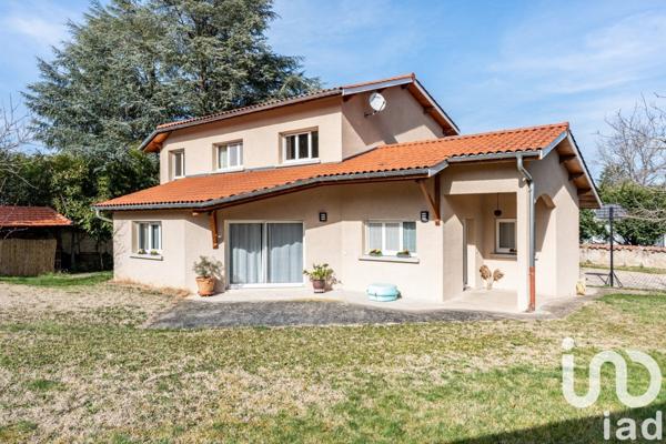 Maison d’architecte 7 pièces de 186 m² à Saint-Just-Saint-Rambert (42170)