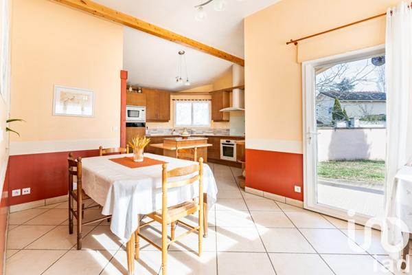 Maison d’architecte 7 pièces de 186 m² à Saint-Just-Saint-Rambert (42170)