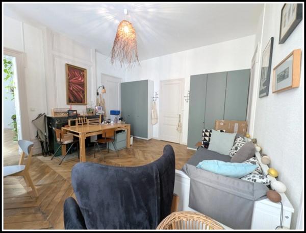 RARE APPARTEMENT RENOVE EN PLEIN COEUR DE SAINT-ETIENNE