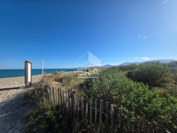 Studio/cabine avec terrasse et place de parking