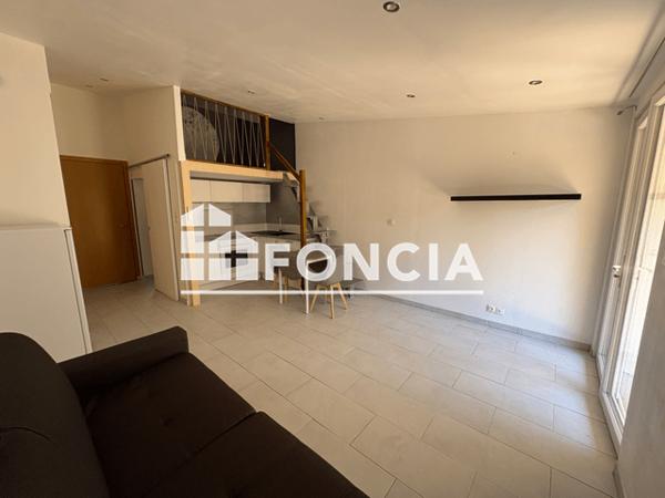 Location Studio meublé 25.8 m² - Nimes 30900