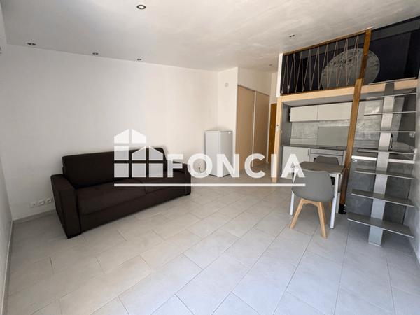 Location Studio meublé 25.8 m² - Nimes 30900
