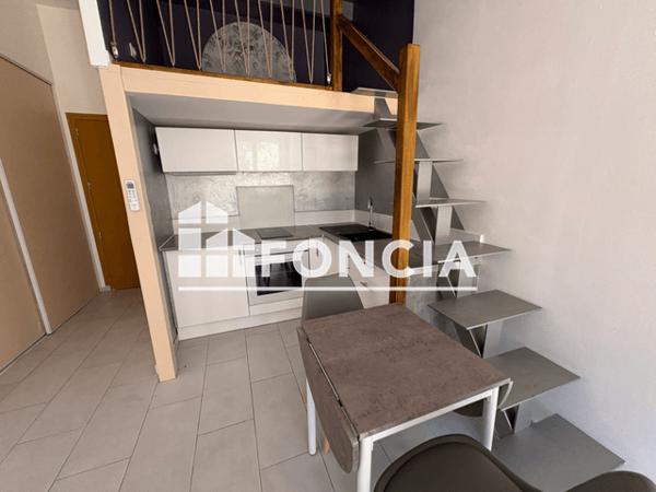 Location Studio meublé 25.8 m² - Nimes 30900