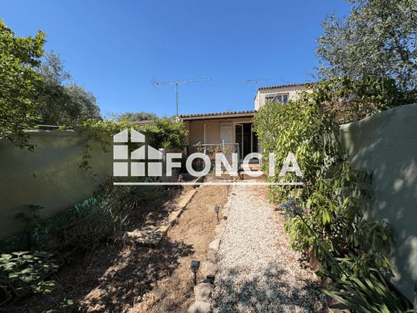 Location Studio meublé 25.8 m² - Nimes 30900