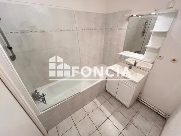 Location Appartement 3 pièces 61 m² - 138 RUE HENRI VENIARD St Georges Des Groseillers 61100