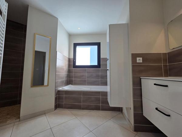 Maison Montelimar 5 pièce(s) 146 m2