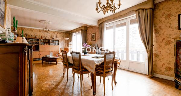 À vendre Appartement 4 pièces 99.45 m² - Reims 51100