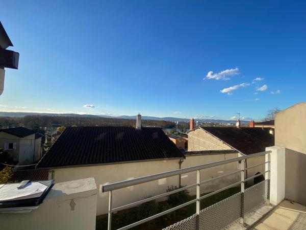 5MN EST VILLEFRANCHE T4 EN DUPLEX, 92M² HAB, JARDIN,GARAGE et une TERRASSE avec une belle vue dégagée