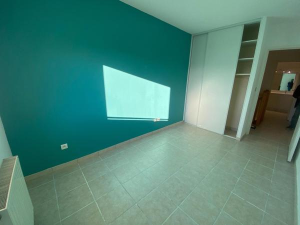 5MN EST VILLEFRANCHE T4 EN DUPLEX, 92M² HAB, JARDIN,GARAGE et une TERRASSE avec une belle vue dégagée