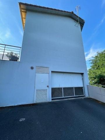 5MN EST VILLEFRANCHE T4 EN DUPLEX, 92M² HAB, JARDIN,GARAGE et une TERRASSE avec une belle vue dégagée