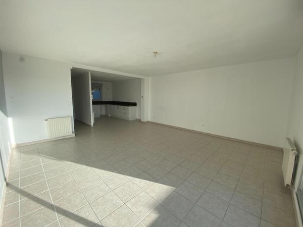 5MN EST VILLEFRANCHE T4 EN DUPLEX, 92M² HAB, JARDIN,GARAGE et une TERRASSE avec une belle vue dégagée