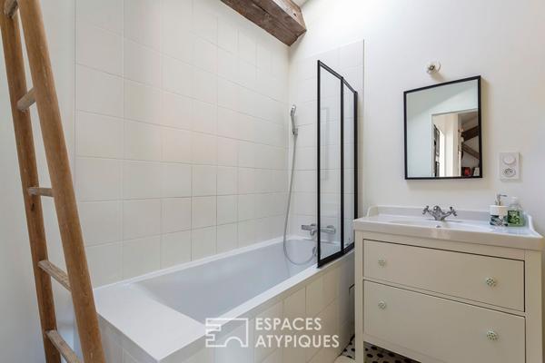 Duplex familial avec terrasse et piscine au calme absolu