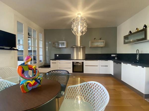 Vente
                Maison112,5 m² - 5 Pièces -
                    ROYAN (17200)