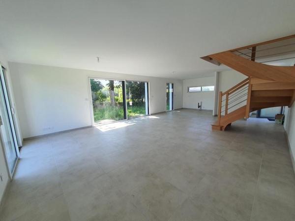 GUIDEL : Maison neuve avec vie de plain-pied