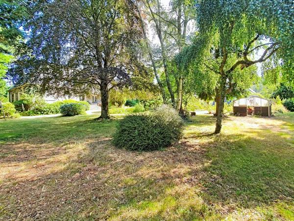 LARMOR-PLAGE  : Maison familiale de 7 chambres sur une belle parcelle verdoyante