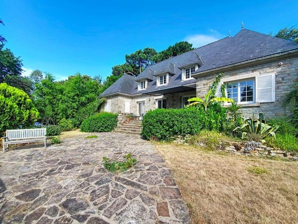 LARMOR-PLAGE  : Maison familiale de 7 chambres sur une belle parcelle verdoyante