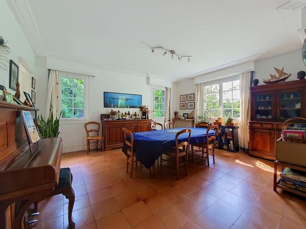 LARMOR-PLAGE  : Maison familiale de 7 chambres sur une belle parcelle verdoyante