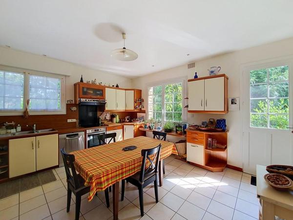 LARMOR-PLAGE  : Maison familiale de 7 chambres sur une belle parcelle verdoyante