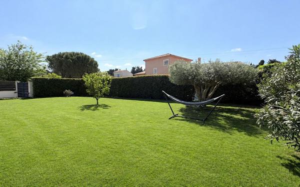 Maison à vendre    6 pièces •  Aramon