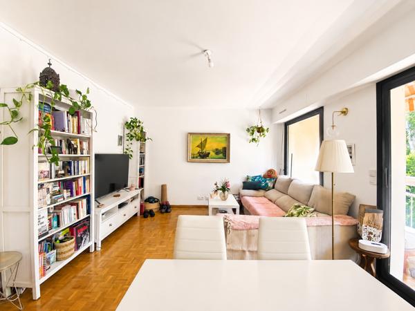Appartement
         4 pièces
        - 78 m² 255 000 € *