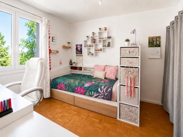 Appartement
         4 pièces
        - 78 m² 255 000 € *