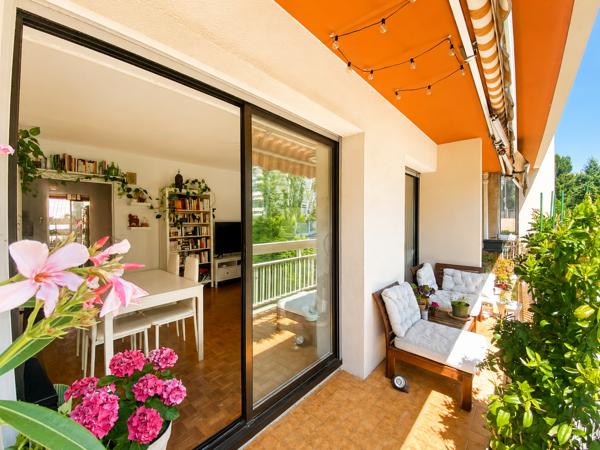 Appartement
         4 pièces
        - 78 m² 255 000 € *