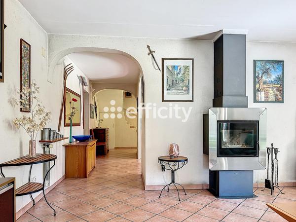 Maison
         5 pièces
        - 128 m² 740 000 € *