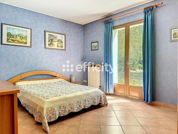 Maison
         5 pièces
        - 128 m² 740 000 € *