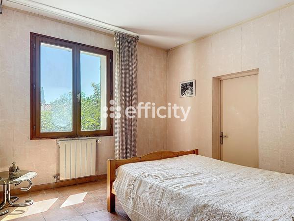 Maison
         5 pièces
        - 128 m² 740 000 € *