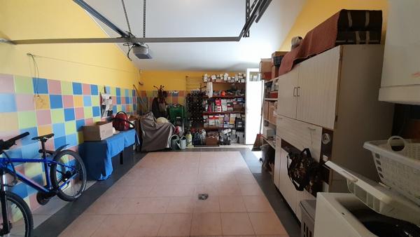 ROCHEFORT - Maison de  plain-pied  - 3 chambres - 2 garages - jardin