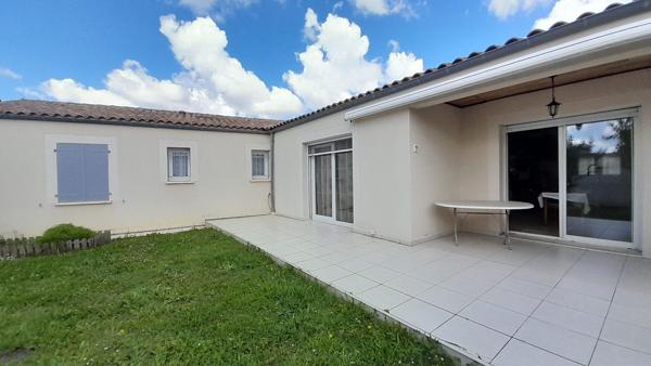 ROCHEFORT - Maison de  plain-pied  - 3 chambres - 2 garages - jardin