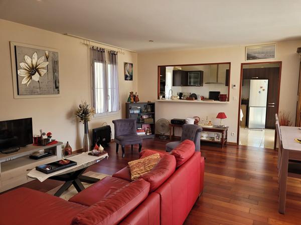 ROCHEFORT - Maison de  plain-pied  - 3 chambres - 2 garages - jardin