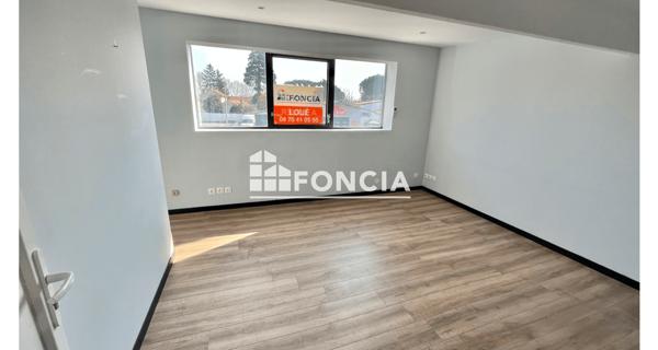 Location Local commercial 1 pièce 27 m² - Saint-péray 07130