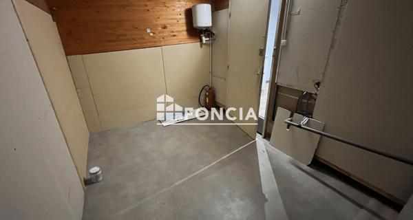 Location Local commercial 1 pièce 27 m² - Saint-péray 07130