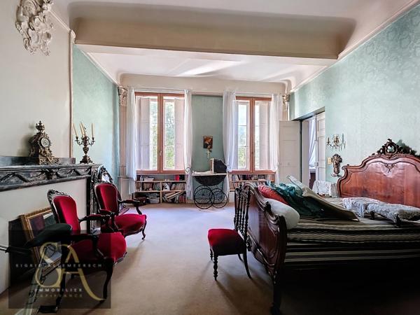 Immeuble à rénover – Fort potentiel en centre-ville de Limoux