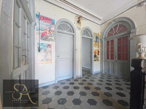 Immeuble à rénover – Fort potentiel en centre-ville de Limoux