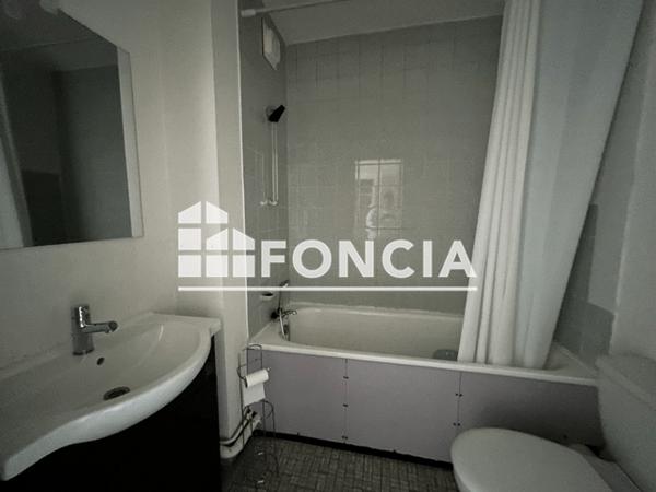 Location Studio meublé 22.89 m² - 15 RUE JACQUINOT Nancy 54000