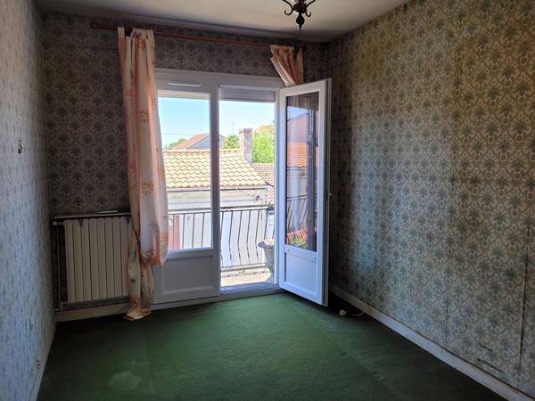 ROCHEFORT quartier recherché maison de 115 m² de type 5 - jardin et dépendance