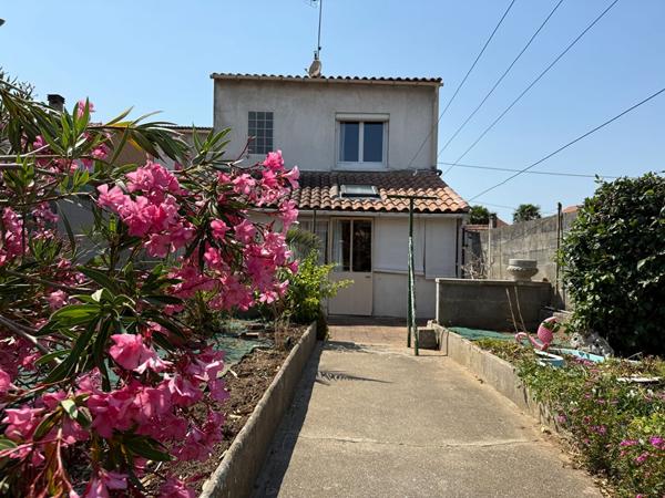 ROCHEFORT quartier recherché maison de 115 m² de type 5 - jardin et dépendance